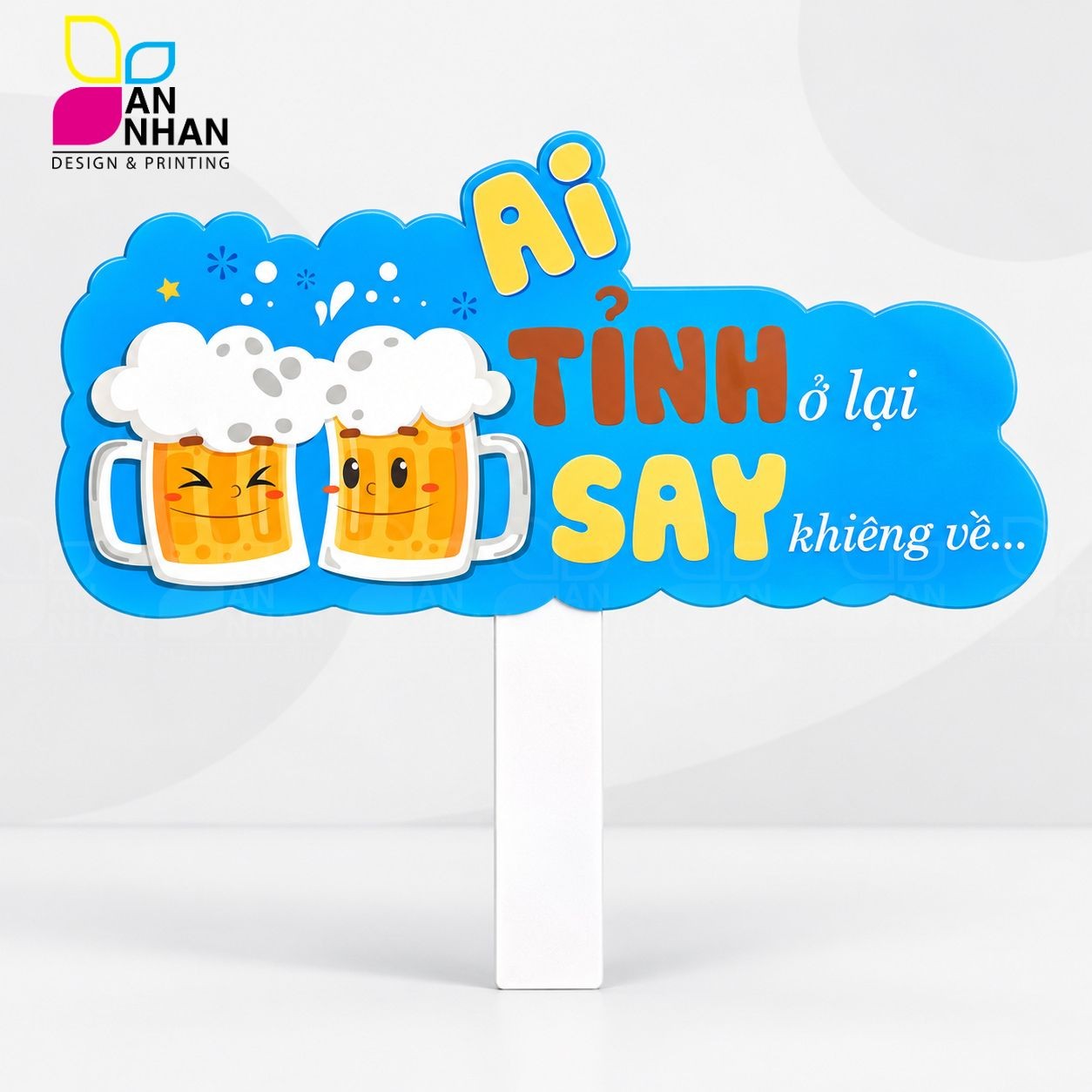 Hashtag cầm tay đ&aacute;m cưới