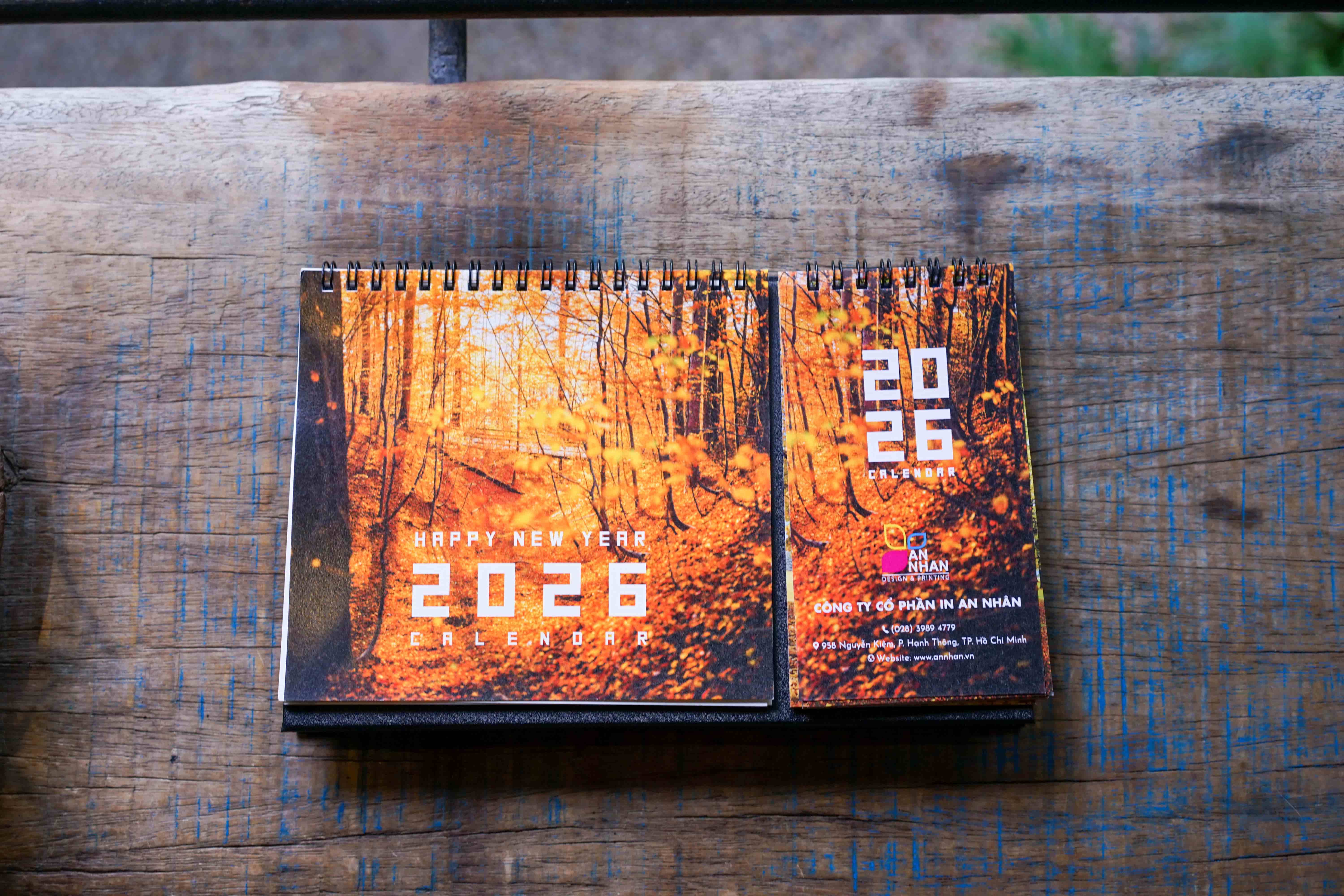 Lịch để bàn chữ A hai phần 