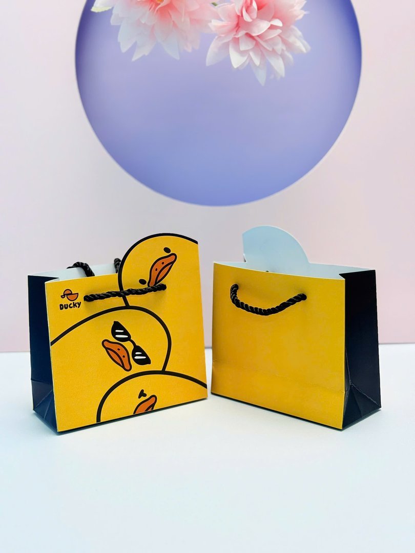 So S&aacute;nh Giấy Bột Đ&aacute; v&agrave; Giấy Nhựa